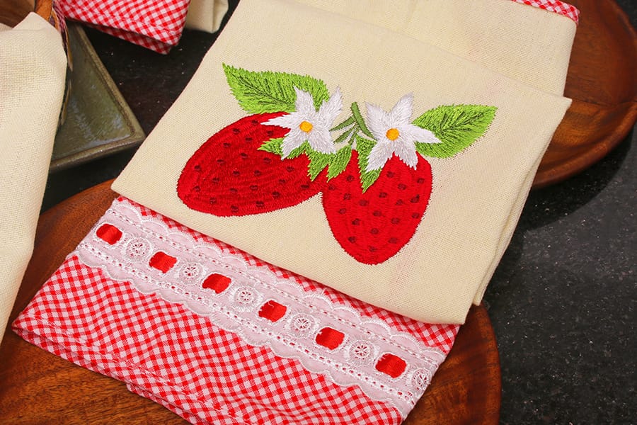 Strawberry embroidered kitchen towel set – Hum Dastkaar